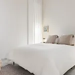 Unico Alfalfa Apartment