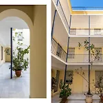 Unico Alfalfa Apartment